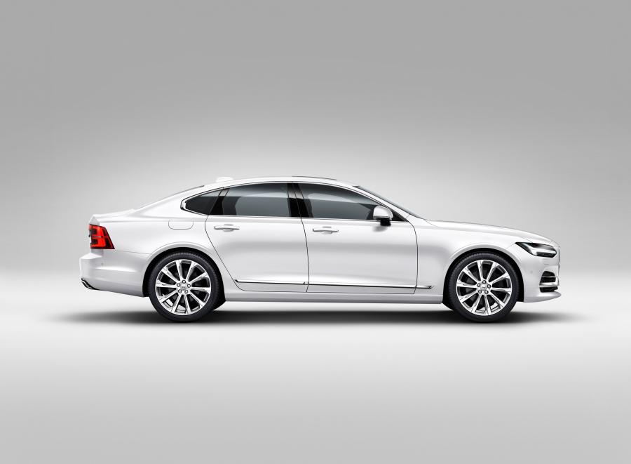  Volvo S90 T8 Inscription 2016 года  (WW) (фото 5 из 8)